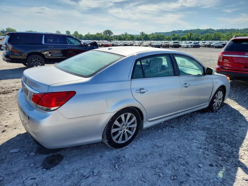 2011 TOYOTA AVALON LIMITED  