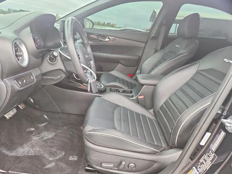 2024 KIA FORTE GT LINE  