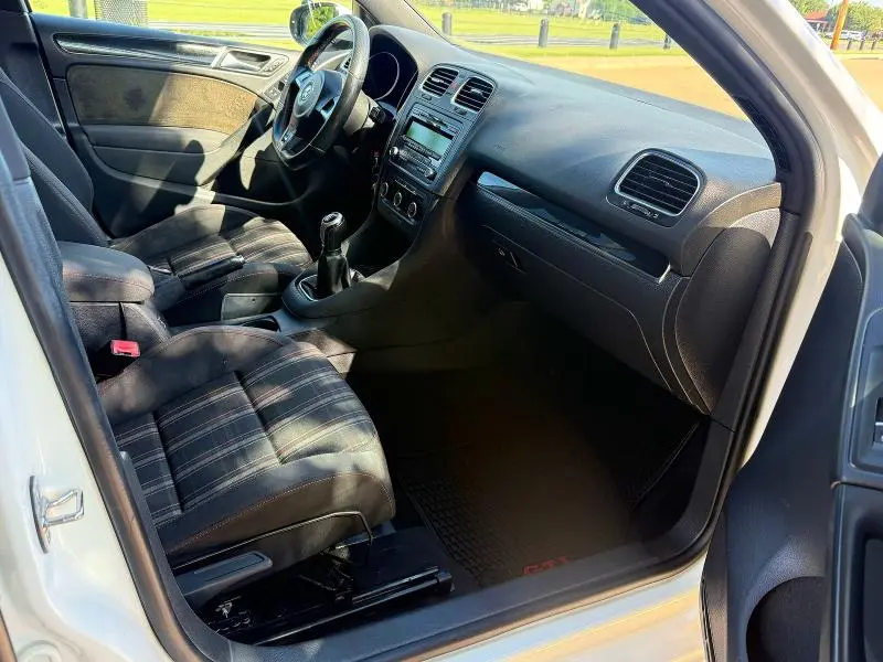 2013 VOLKSWAGEN GTI   