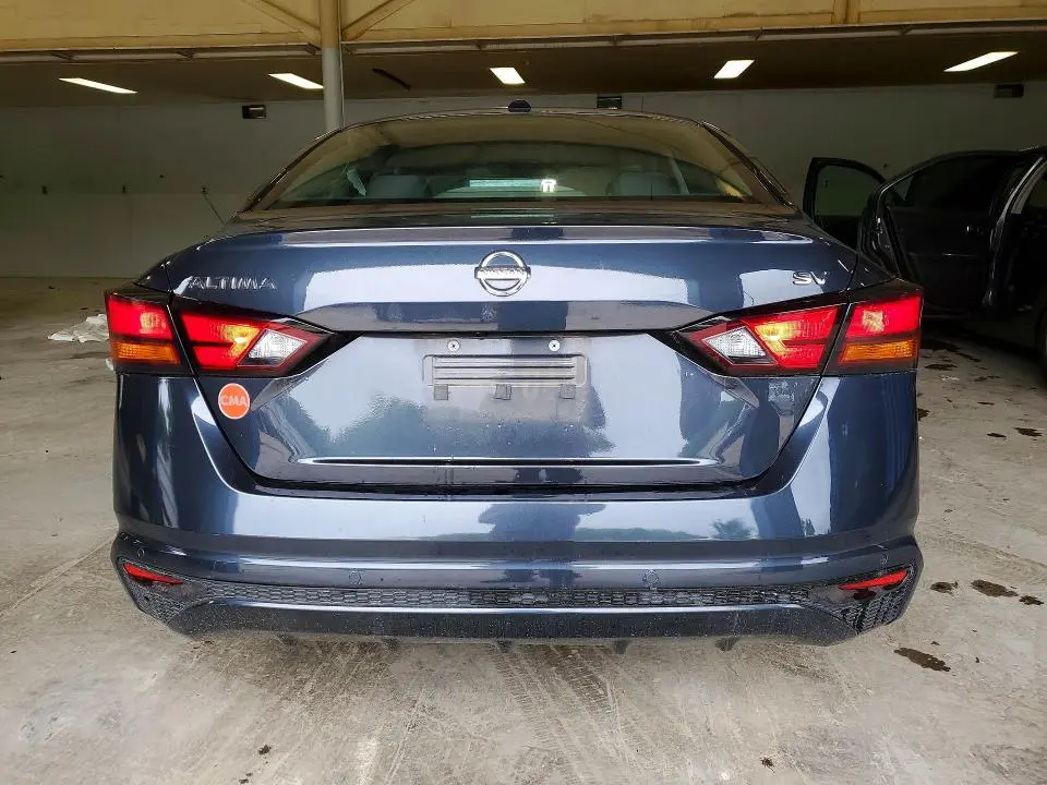 2022 NISSAN ALTIMA SV  