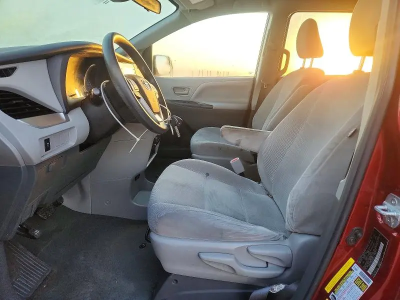 2019 TOYOTA SIENNA   
