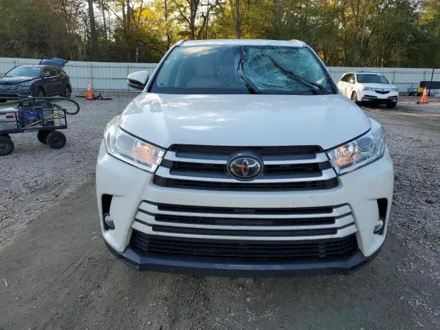 2018 TOYOTA HIGHLANDER SE  