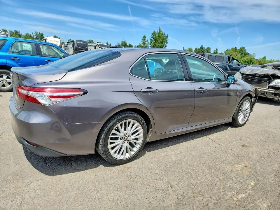 2018 TOYOTA CAMRY XLE  