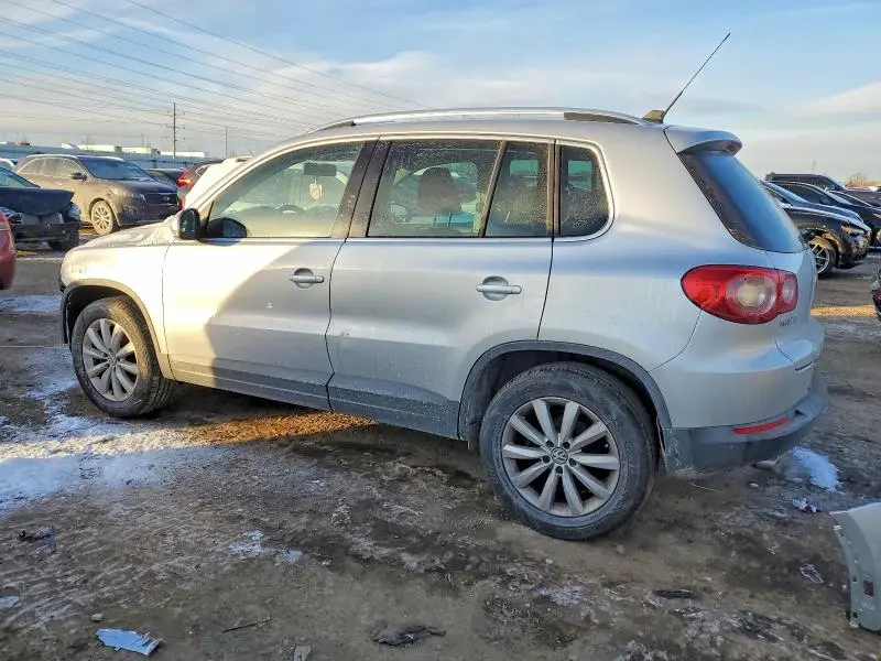 2011 VOLKSWAGEN TIGUAN S  