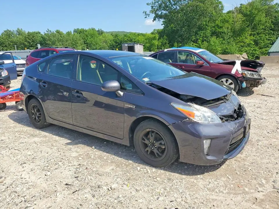 2015 TOYOTA PRIUS THREE  
