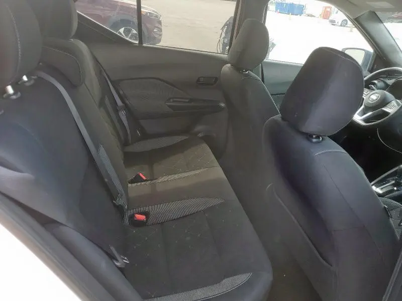 2020 NISSAN KICKS S  