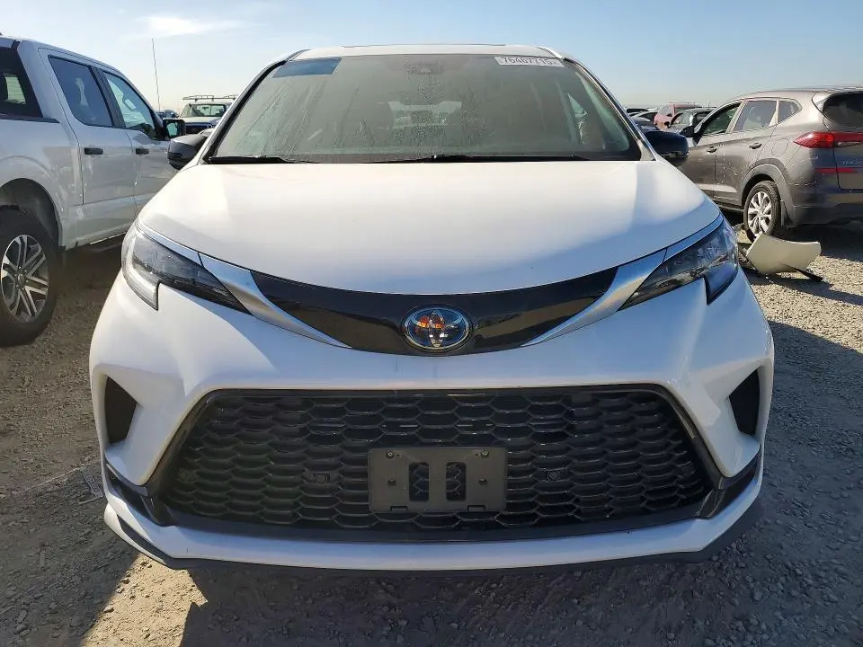 2021 TOYOTA SIENNA XSE 7-PASSENGER  