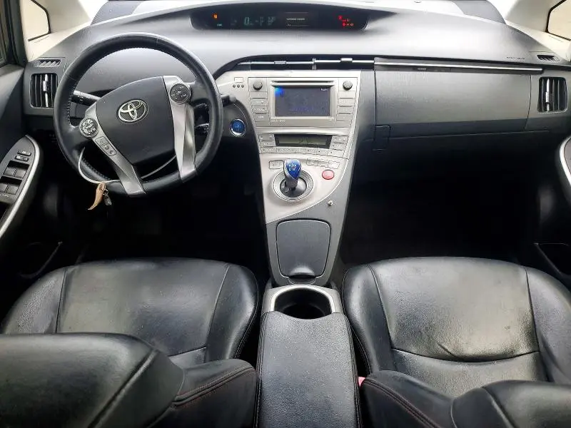 2013 TOYOTA PRIUS PERSONA SERIES SE  