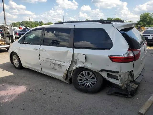2015 TOYOTA SIENNA XLE  