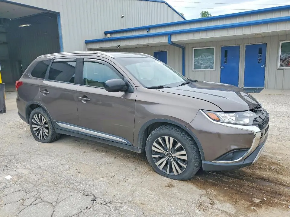 2019 MITSUBISHI OUTLANDER SE  