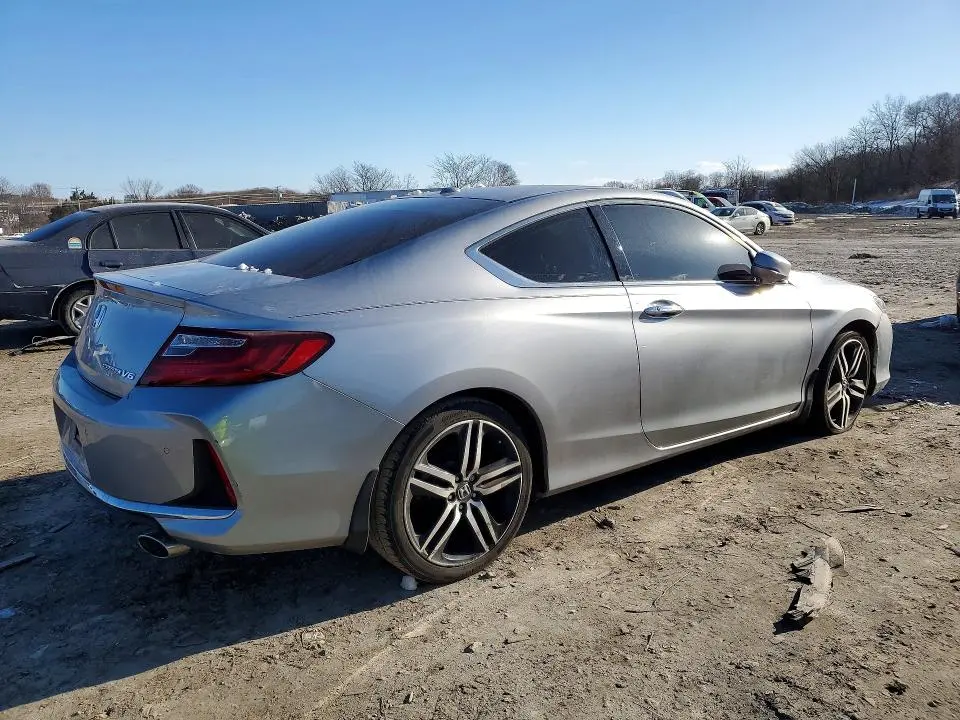 2017 HONDA ACCORD TOURING  