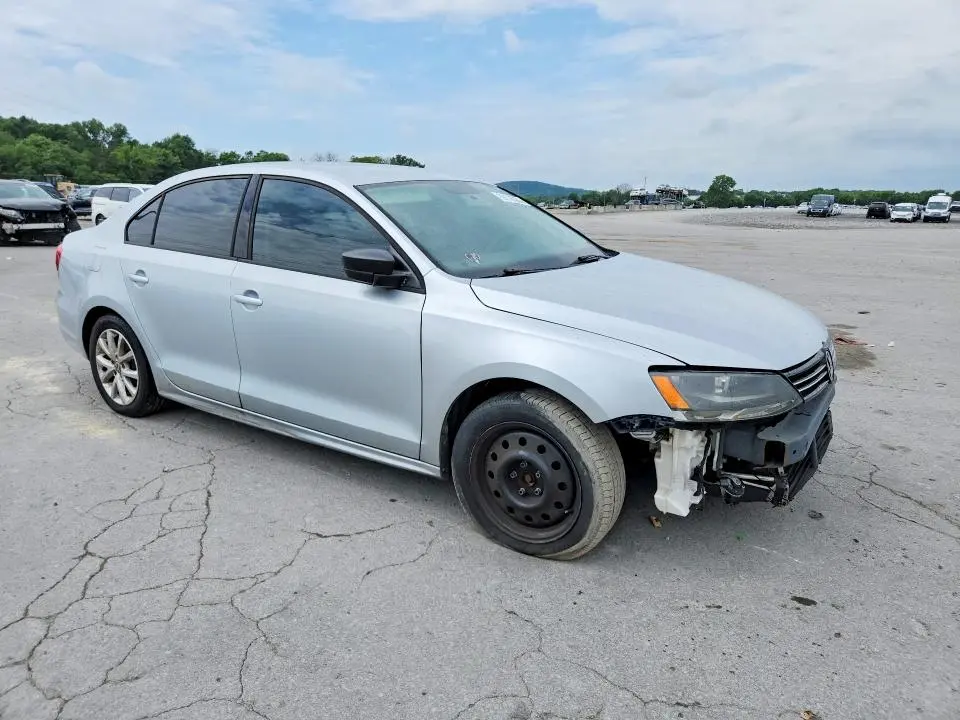 2015 VOLKSWAGEN JETTA SE  