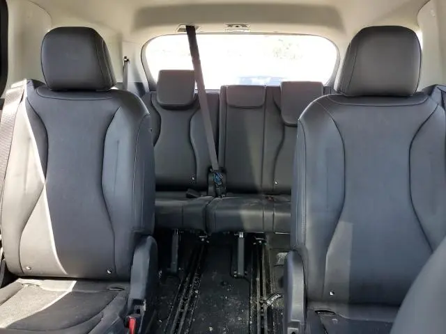2024 KIA CARNIVAL LX  