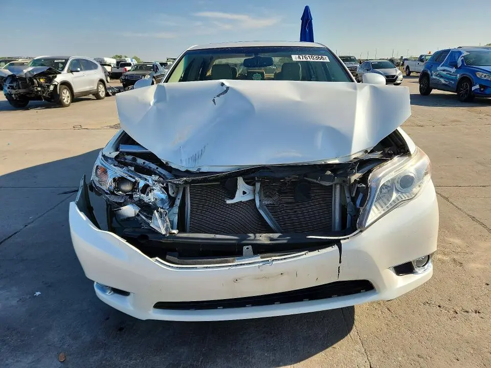 2011 TOYOTA AVALON LIMITED  