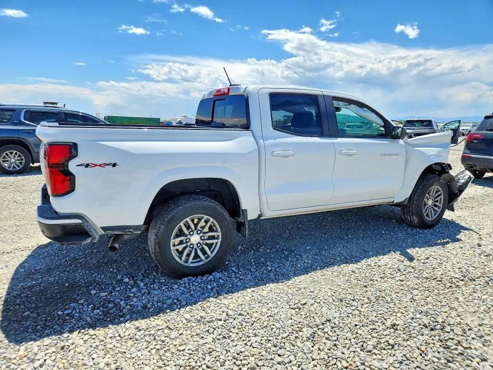 2024 CHEVROLET COLORADO LT  