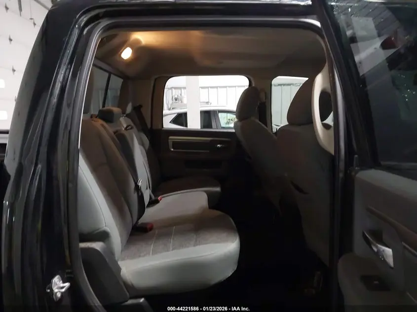 2017 RAM 1500 BIG HORN  4X4 5'7 BOX