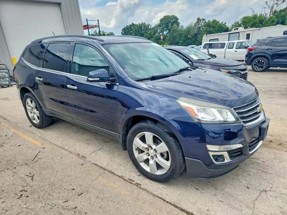 2017 CHEVROLET TRAVERSE LT  