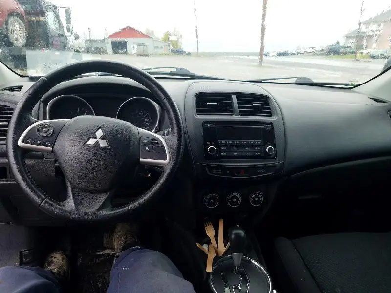 2015 MITSUBISHI RVR SE  