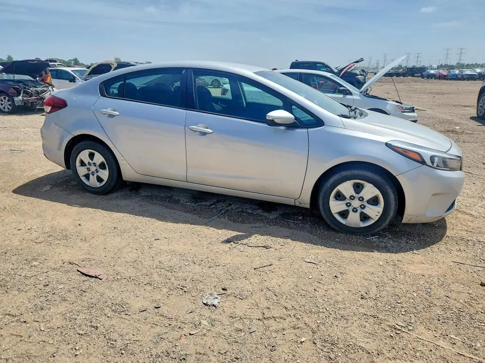 2017 KIA FORTE LX  
