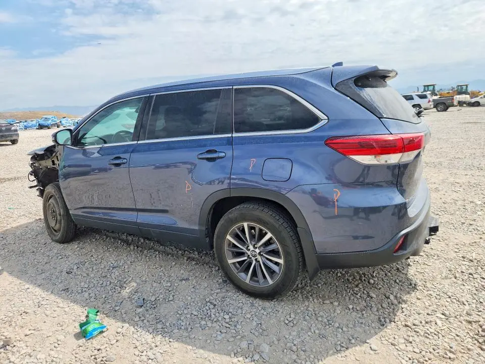 2019 TOYOTA HIGHLANDER XLE  