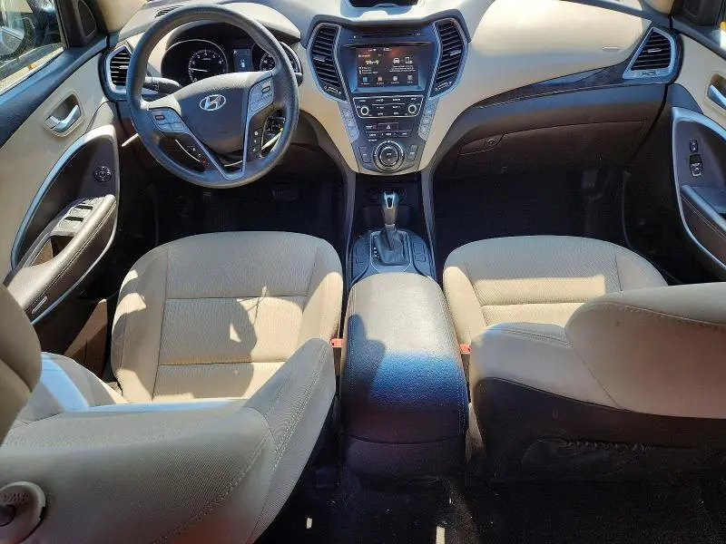 2018 HYUNDAI SANTA FE SE  