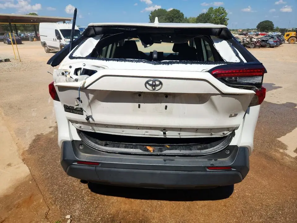 2023 TOYOTA RAV4 LE  