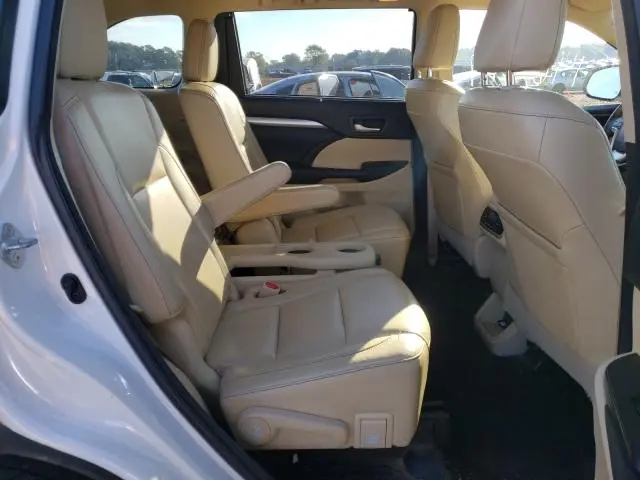 2015 TOYOTA HIGHLANDER XLE
