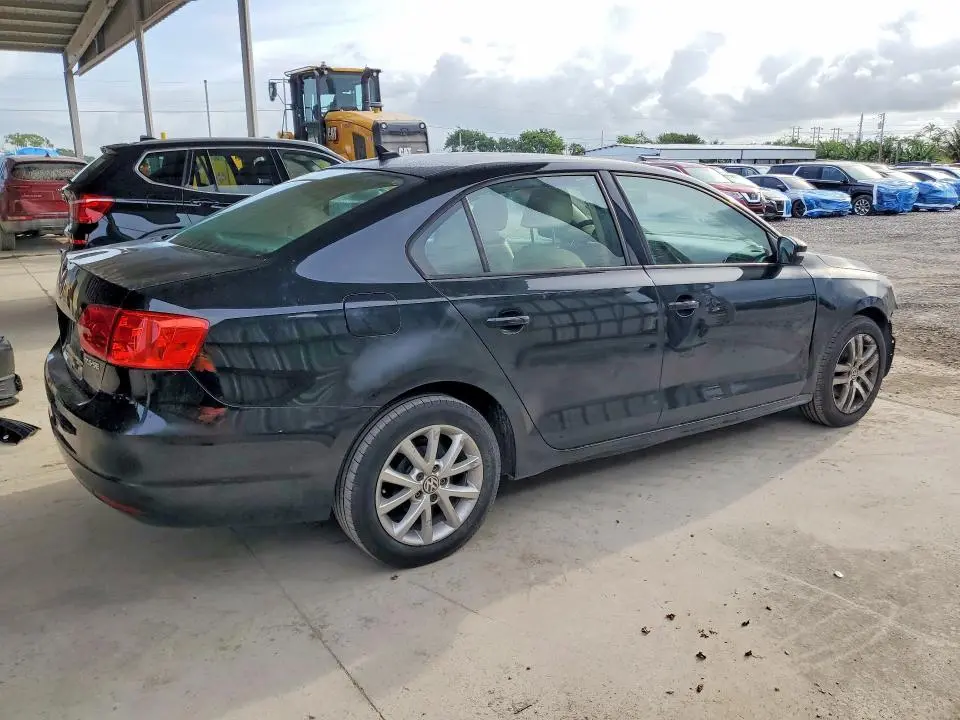 2012 VOLKSWAGEN JETTA SE  