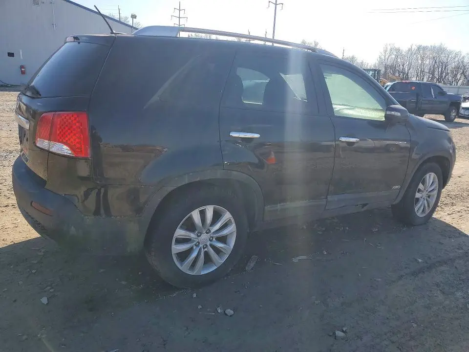 2011 KIA SORENTO LX  