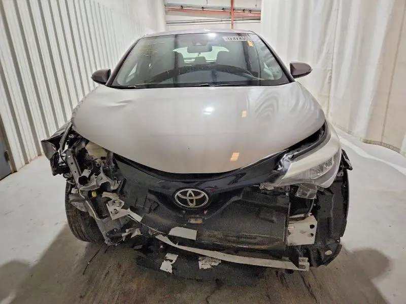 2020 TOYOTA C-HR XLE  