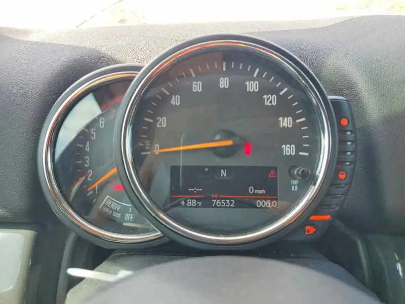 2017 MINI COOPER   