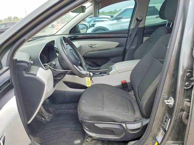2022 HYUNDAI TUCSON SE  