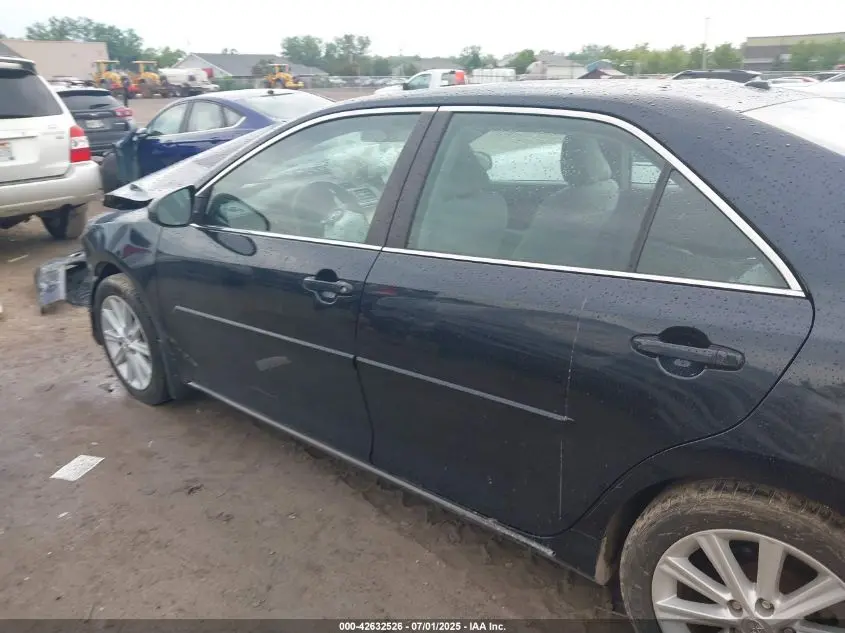 2014 TOYOTA CAMRY XLE