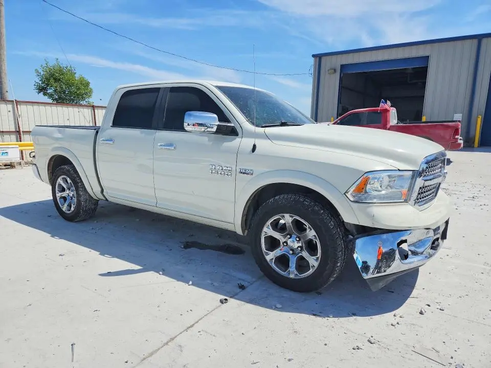 2016 RAM 1500 LARAMIE  