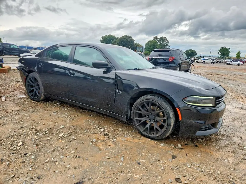2017 DODGE CHARGER SE  