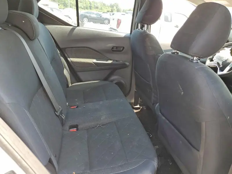 2018 NISSAN KICKS S  