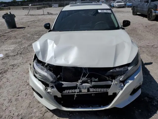 2019 NISSAN ALTIMA SR