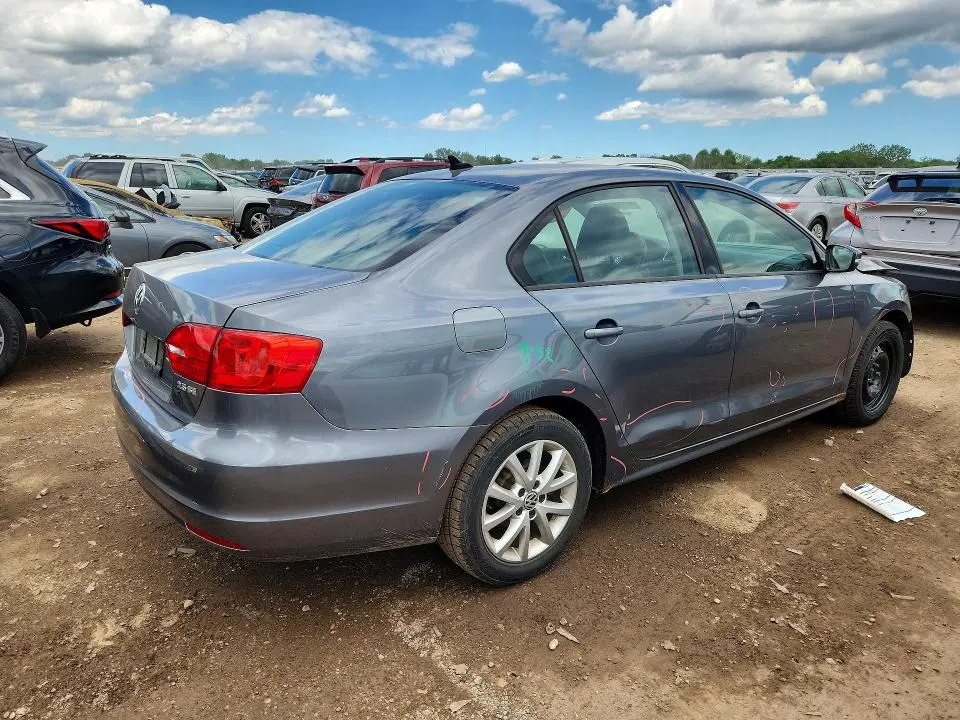 2012 VOLKSWAGEN JETTA SE  