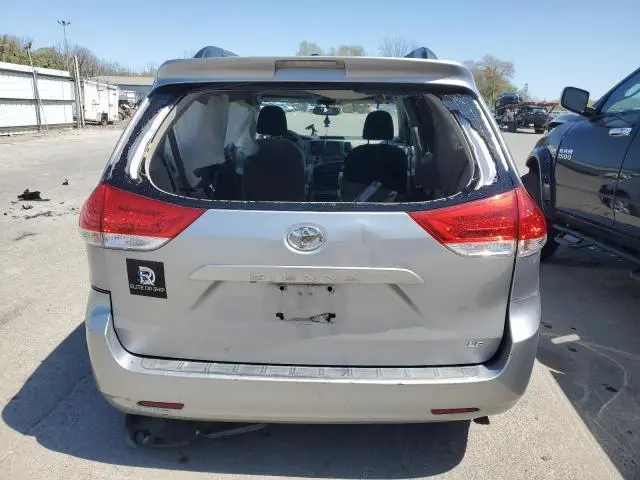 2011 TOYOTA SIENNA LE  