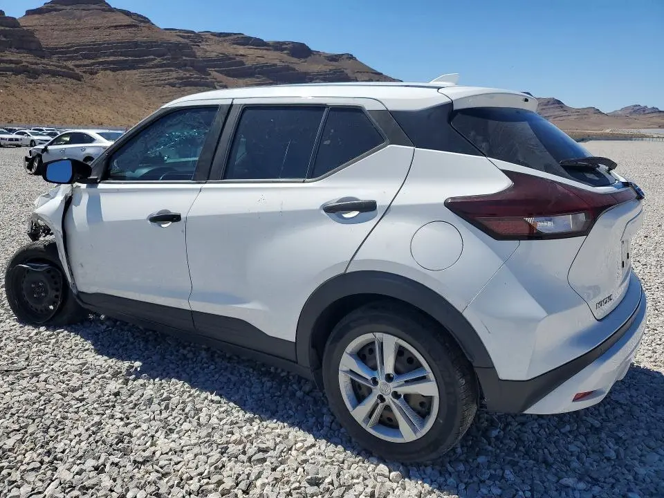 2021 NISSAN KICKS S  