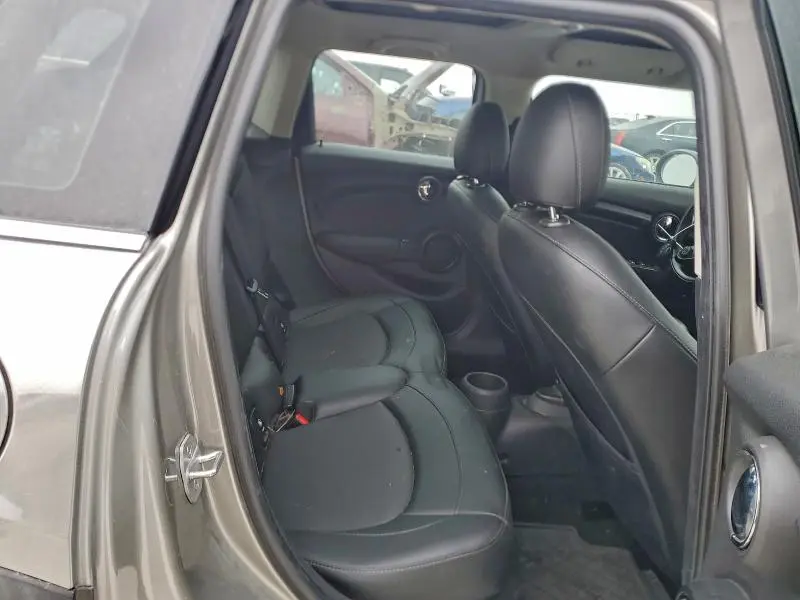 2016 MINI COOPER   