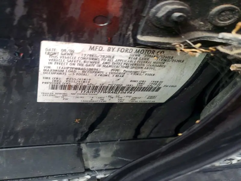 2010 FORD TAURUS LIMITED  