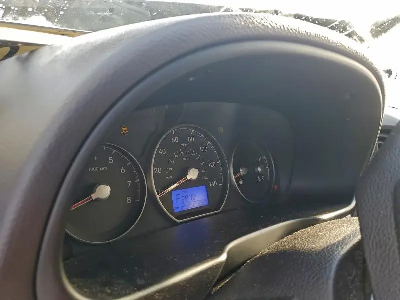 2010 HYUNDAI SANTA FE SE  