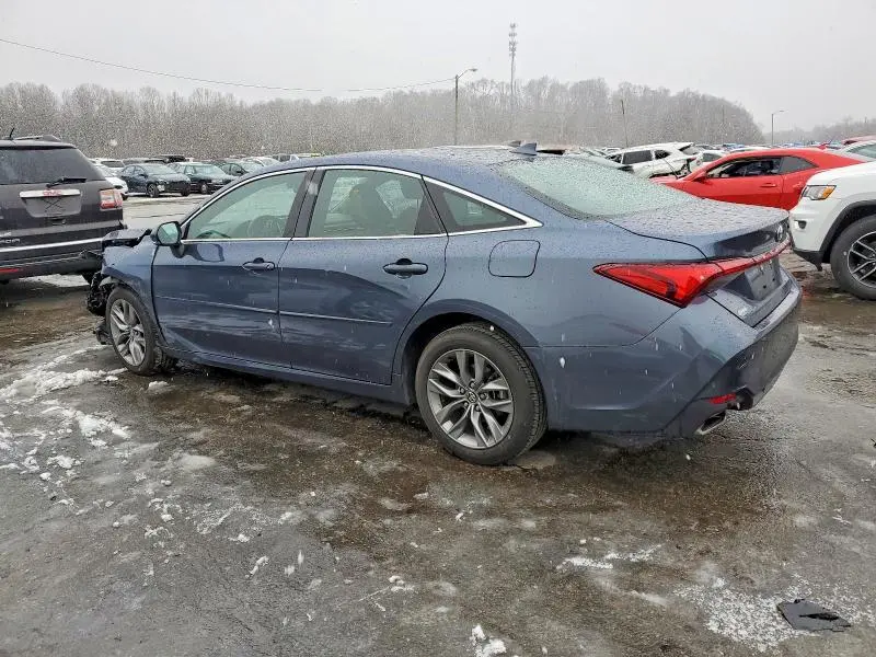 2020 TOYOTA AVALON XLE  