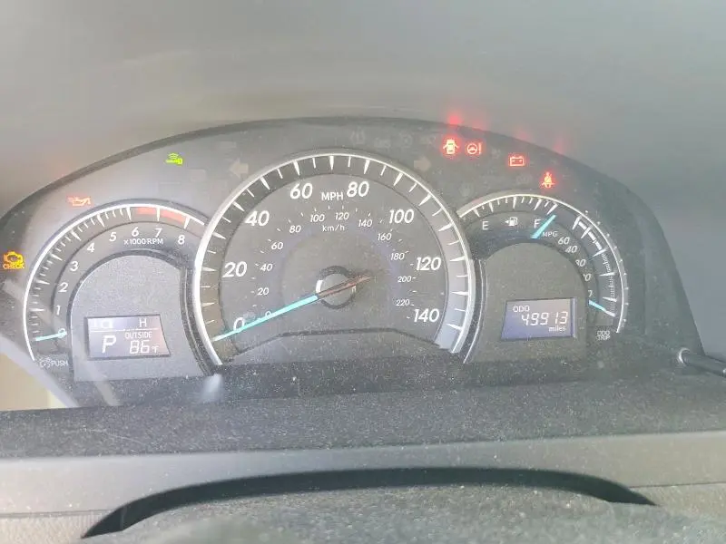 2012 TOYOTA CAMRY XLE  
