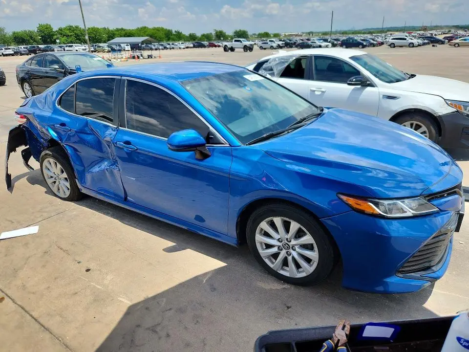 2020 TOYOTA CAMRY LE  