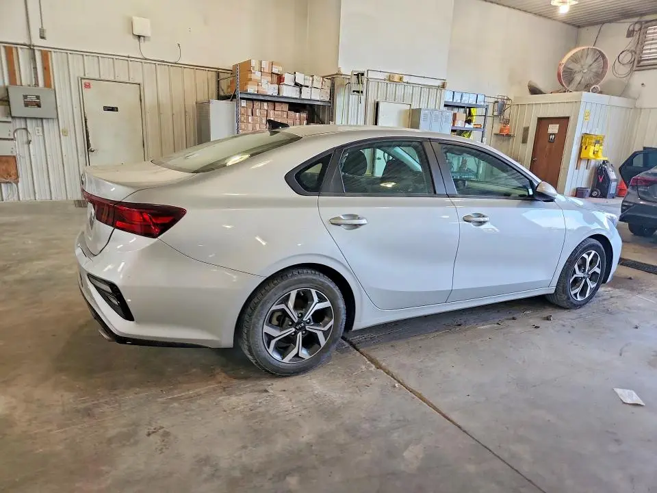 2021 KIA FORTE LXS  
