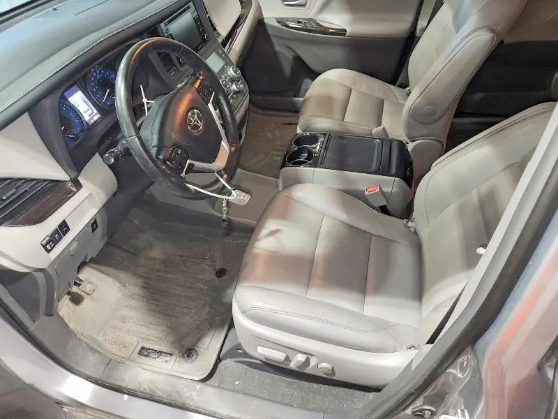 2018 TOYOTA SIENNA XLE 7-PASSENGER  