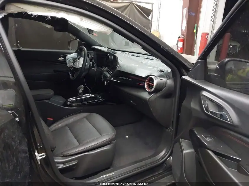 2025 CHEVROLET TRAX FWD 2RS