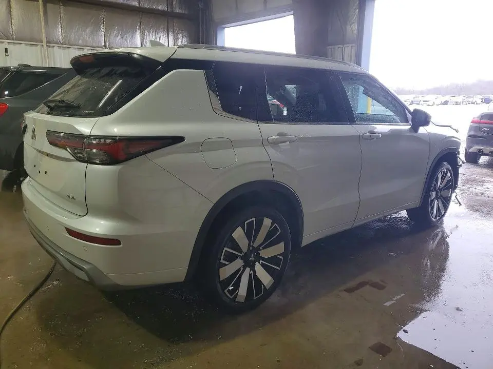 2025 MITSUBISHI OUTLANDER SEL  